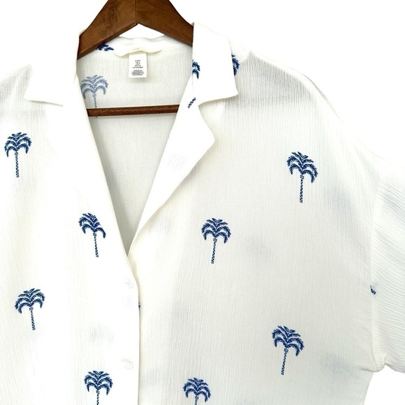 H&M  button down shirt, cropped & oversized, with dolman cut 3/4 sleeves - Picture 7 of 10